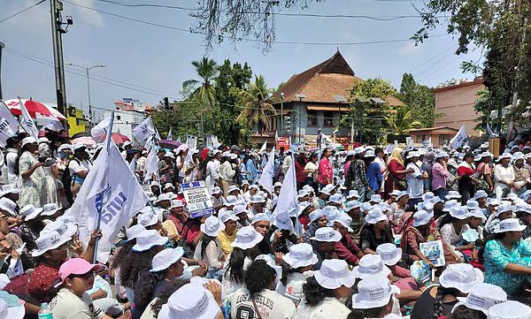അടിസ്ഥാന ശമ്പളമെന്നതിൽ പിന്നോട്ടില്ല; സര്‍ക്കാര്‍  വിജ്ഞാപനത്തിൽ തുച്ഛമായ വര്‍ധനവ്;  മാര്‍ച്ച് 9 മുതൽ സമ്പൂര്‍ണ പണിമുടക്കെന്ന് യുഎൻഎ