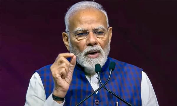 നിങ്ങളാണ് ഈ​ശ്വരന്‍, ഞാന്‍ നിങ്ങളെ തേടിയാണ് എത്തിയത് ;  ധീവരസഭയ്ക്ക് അഭിവാദ്യമര്‍പ്പിച്ച് പ്രധാനമന്ത്രി