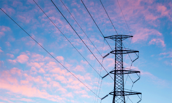 കുവൈത്തിൽ  ഡ്രോൺ അവശിഷ്ടങ്ങൾ വീണതിനെ തുടർന്ന് ആറ് വൈദ്യുതി ലൈനുകൾ തകരാറിലായി: വൈദ്യുതിബന്ധം പുനഃസ്ഥാപിച്ചു