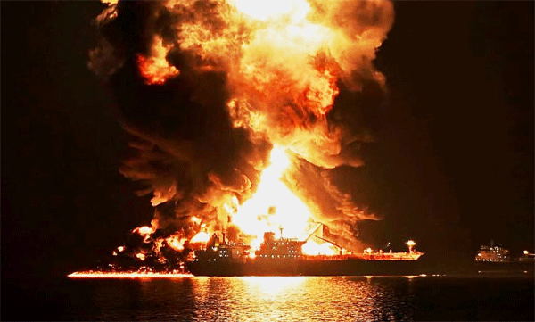 ഹോർമുസ് കടലിടുക്കിൽ കപ്പൽ ആക്രമിക്കപ്പെട്ടു; കപ്പലിൽ തീപ്പിടുത്തം, ജീവനക്കാരെ ഒഴിപ്പിച്ചു