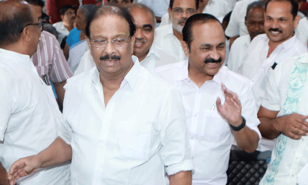 അനുനയിപ്പിക്കാന്‍ ഹൈക്കമാന്‍ഡ് ; സ്ഥാനാര്‍ത്ഥിത്വം ഉറപ്പാക്കിയാലേ വരൂ എന്ന ഉറച്ച് സുധാകരന്‍