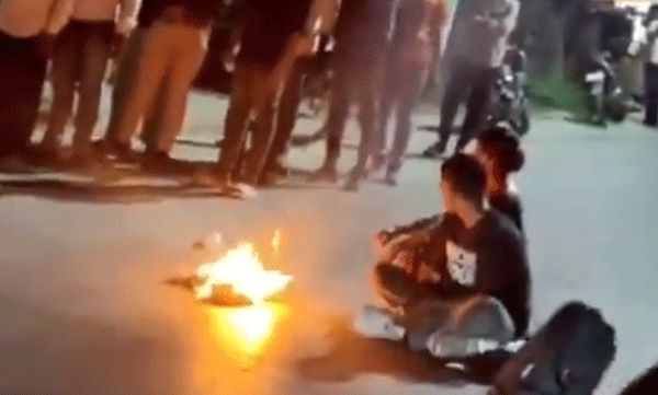 വീട്ടുകാര്‍ വിവാഹം  തിര്‍ത്തു: പോലീസ് സ്‌റ്റേഷന് മുന്നില്‍ ഡീസല്‍ ഒഴിച്ച് കമിതാക്കളുടെ ആത്മഹത്യാശ്രമം
