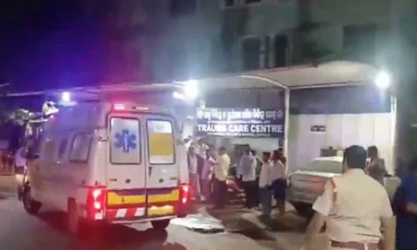 കട്ടക്കില്‍ മെഡിക്കല്‍ കോളേജില്‍ തീപ്പിടുത്തം ; 10 രോഗികള്‍ മരണമടഞ്ഞു, 11 ജീവനക്കാര്‍ക്ക് പരിക്ക്