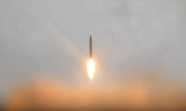 റിയാദിൽ മിസൈൽ അവശിഷ്ടങ്ങൾ വീണ് ഏഷ്യൻ രാജ്യക്കാരായ നാല് തൊഴിലാളികൾക്ക് പരിക്ക്