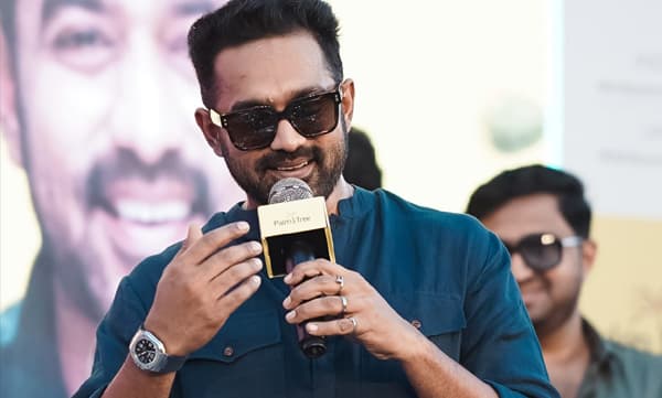 രമേഷ് പിഷാരടിയെ വളരെ നന്നായി അറിയാം, അദ്ദേഹത്തിനൊപ്പം പ്രചാരണത്തിന് പോകണമെന്നുണ്ട്; ആസിഫ് അലി
