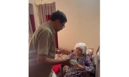 മകന് വോട്ട് ചെയ്യാൻ കാത്തു നിൽക്കാതെ ഉമ്മ യാത്രയായി..  ; മണ്ണാർക്കാട് LDF സ്ഥാനാർത്ഥിയു​ടെ മാതാവ് സൈനബ മരണപ്പെട്ടു.