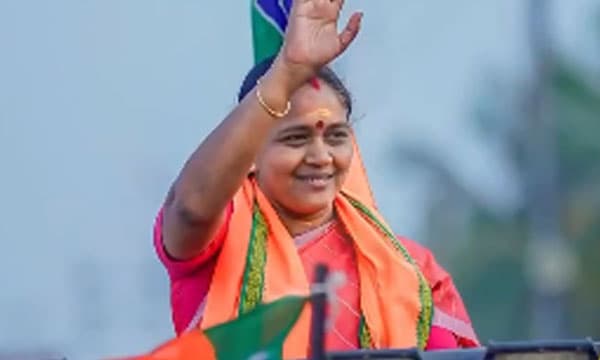 നാലുദിവസം പോലും ജനങ്ങള്‍ക്കിടയില്‍ പ്രവര്‍ത്തിക്കാത്തവരെ ജനം തള്ളും ; വന്‍ഭൂരിപക്ഷത്തില്‍ ജയിക്കുമെന്ന് ശോഭാസുരേന്ദ്രന്‍