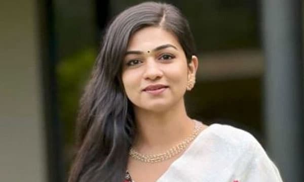 എല്ലാം കേന്ദ്രത്തിന്റെ മാനദണ്ഡം, അനുസരിച്ച് ; കെഎസ്ആര്‍ടിസി പടി വിവാദത്തില്‍ സ്‌നേഹ ശ്രീകുമാറിന് ആതിരയുടെ മറുപടി