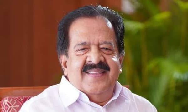 ദിനേശ്ബീഡി സഹകരണസംഘത്തിന് ടെന്‍ഡര്‍ ;  700 കോടിയുടെ അഴിമതിയെന്ന് രമേശ് ചെന്നിത്തല