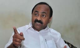 2001, 2006 തെരഞ്ഞെടുപ്പുകളില്‍ ആര്‍എസ്എസ് പിന്തുണ തേടി ; സതീശന്‍ ഇപ്പോള്‍ എല്ലാംമറന്നെന്ന് സംഘപരിവാര്‍ നേതാവ്