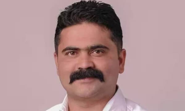 'കോണ്‍ഗ്രസ് നേതാക്കളുടെ പേര് പറഞ്ഞ് ഭീഷണിപ്പെടുത്തി ; തന്റെ മുന്നില്‍ വെച്ച് ഷാഫി പറമ്പിലിനെ വീഡിയോ കോള്‍ ചെയ്തു'