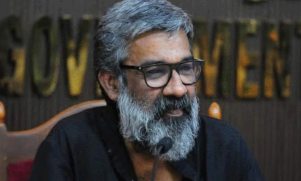 അതിജീവിത കരഞ്ഞുകൊണ്ട് ഇറങ്ങിവരുന്നത് കണ്ടവരുണ്ട്;  എതിരാളി 'വലിയ ആൾ' എന്നത്' പരാതിപ്പെടാൻ വെല്ലുവിളിയായി' ; കമ്മീഷണര്‍
