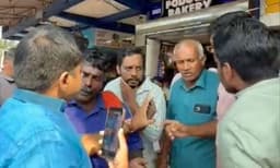 ചെറുവത്തൂരിൽ യുഡിഎഫ് പ്രചരണ സംഘത്തിന് നേരെ ആക്രമണം; സ്ഥാനാർത്ഥി സന്ദീപ് വാര്യരെ തടയാനും ശ്രമം