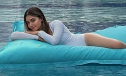 സ്വിമ്മിംഗ് ​പൂളില്‍ പൂൾ ബെഡിൽ സ്വിം സ്യൂട്ടണിഞ്ഞ് ക്യൂട്ട് ഹോട്ട് ലുക്കില്‍ മംമ്ത മോഹന്‍ദാസ്; ബാലിയില്‍ വെക്കേഷന്‍ ആസ്വദിച്ച് താരം