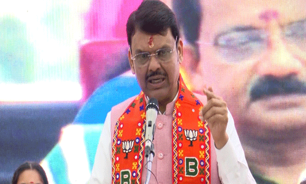 പാപനാശം കടപ്പുറം തീവ്രവാദികളുടെ സഞ്ചാരപാത ; പവിത്രഭൂമിയായ കേരളത്തിൽ ബിജെപിയെ വിജയിപ്പിക്കണം'; ഫഡ്‌നാവിസ്