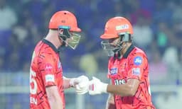 സണ്‍റൈസേഴ്‌സ് ഹൈദരാബാദിന്റെ വെടിക്കെട്ട്‌  65 റണ്ണിന്റെ ജയം.