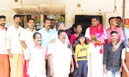 ആദിവാസി ഉന്നതികളില്‍ പ്രചാരണവുമായി എ. രാജ