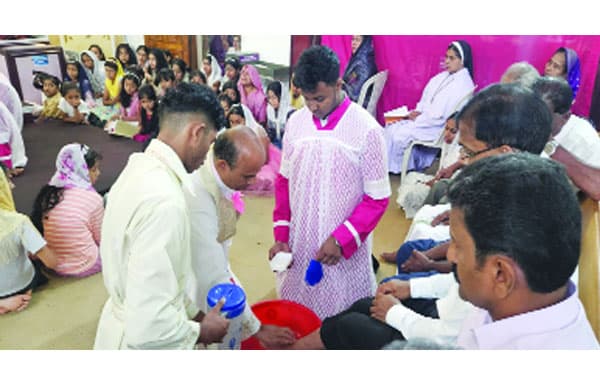 പെസഹ വ്യാഴം ആചരിച്ചു