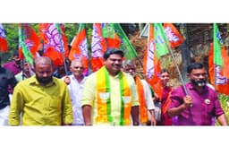 ജയിച്ചു കഴിഞ്ഞാല്‍ പടിഞ്ഞാറത്തറ-പൂഴിത്തോട്‌ പാത യാഥാര്‍ഥ്യമാക്കും:പ്രശാന്ത്‌ മലവയല്‍