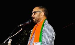 പത്രിക പിന്‍വലിച്ച പരിസ്ഥിതി പ്രവര്‍ത്തകന്‍ കേശവ നായ്ക് ; മഞ്ചേശ്വരത്ത് കെ. സുരേന്ദ്രന് പിന്തുണയ്ക്കും  