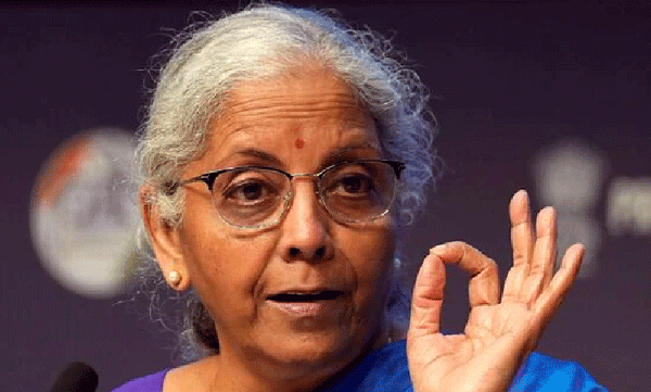 ‘മോദിയുടെ ഉറപ്പ്’; സ്ത്രീകള്‍ക്ക് പ്രതിമാസം 2500 രൂപയും സൗജന്യ ഗ്യാസും:  കേരളത്തിനെതിരെ മലയാളത്തിൽ ആഞ്ഞടിച്ച് നിർമല സീതാരാമൻ
