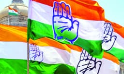 കോണ്‍ഗ്രസില്‍ ആഭ്യന്തര കലഹം: ടി.എന്‍. പ്രതാപനെതിരെ 'എട്ടു കോടി' ആരോപണവുമായി ബ്ലോക്ക് പ്രസിഡന്റ്