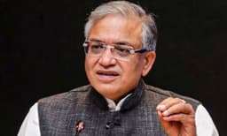 കേന്ദ്ര തിരഞ്ഞെടുപ്പ് കമ്മിഷണര്‍ക്ക് എതിരേ ഇംപീച്ച്‌മെന്റ് നോട്ടീസ് ; ലോക്സഭ, രാജ്യസഭ അധ്യക്ഷന്മാര്‍ തള്ളി