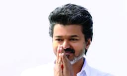 തലയാകുമോ ദളപതി , സിനിമയിലെ തരംഗം വോട്ടായി മാറുമോ? വിജയ്‌യുടെ രാഷ്‌ട്രീയ ഭാവിയറിയാന്‍ തമിഴകം