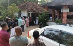 വടക്കേക്കാട്‌ നാല്‌ ബൂത്തുകളില്‍ വോട്ടിംഗ്‌ യന്ത്രം പണിമുടക്കി