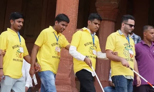 യാത്രകള്‍ ഇന്ത്യയിലും വിദേശത്തുമായി ; 16 വിനോദസഞ്ചാര കേന്ദ്രങ്ങള്‍ സന്ദര്‍ശിച്ചത് 1700 കാഴ്ചപരിമിതര്‍ 