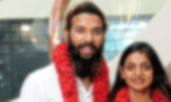 കുംഭമേള വൈറൽ താരം മൈനർ; ഭർത്താവ് ഫർമാൻ ഖാനെതിരെ പോക്സോ കേസ് രജിസ്റ്റർ ചെയ്തു