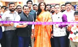 മലബാര്‍ ഗോള്‍ഡ്‌ 
പശ്‌ചിമ ബംഗാളില്‍ 
മൂന്ന്‌ ഷോറൂമുകള്‍ കൂടി തുറന്നു