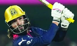 രക്ഷകനായി 
പാടീദാര്‍