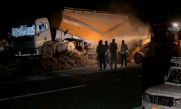 മധ്യപ്രദേശില്‍ നിയന്ത്രണംവിട്ട ട്രക്ക് ഇടിച്ചുകയറി: അഞ്ചുപേര്‍ക്ക് ദാരുണാന്ത്യം
