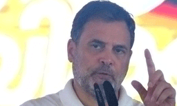 5 വർഷത്തിന് ശേഷം രാഹുൽ ഗാന്ധി ബംഗാളിൽ, തൃണമൂലിനെതിരെ ആഞ്ഞടിച്ച് തെരഞ്ഞെടുപ്പ് പ്രചരണം