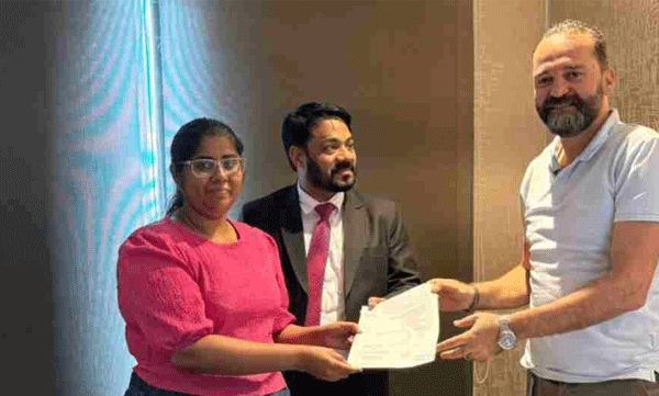 ശ്വേതയ്ക്ക് ആശ്വാസം; നാളെ കേരളത്തിലേക്ക് മടങ്ങും, അനുമതി നല്‍കി കുവൈറ്റ് എയര്‍ലൈന്‍സ്
