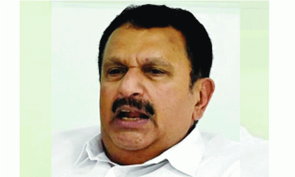 ‘മുഖ്യമന്ത്രിയെ തീരുമാനിക്കുന്നത് ഹൈക്കമാൻഡ് , വാട്സ്ആപ്പ് ഗ്രൂപ്പുകൾ അല്ല ; കെ മുരളീധരൻ
