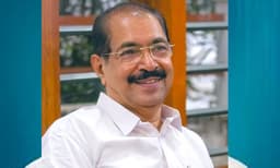 പാര്‍ട്ടിയുടെ ആഭ്യന്തര കാര്യങ്ങള്‍ പൊതുവിടങ്ങളില്‍ ചര്‍ച്ചയാക്കരുത് ; കര്‍ശന നിലപാടുമായി കെപിസിസി അധ്യക്ഷന്‍ 