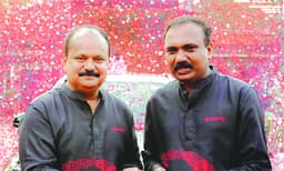 25 വര്‍ഷത്തെ സേവനത്തിന്‌ ഓക്‌സിജന്‍ വൈസ്‌ പ്രസിഡന്റിന്‌ ബി.എം.ഡബ്ല്യു കാര്‍ വിഷു സമ്മാനം