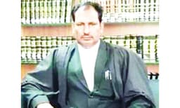 ഒരു ജീവിതമേയുള്ളൂ, പഠനം തീരുന്നില്ല...! 55 വയസില്‍ 138 ഡിഗ്രികള്‍; പി.എച്ച്ഡി മൂന്ന്, ഏഴ് ബിരുദങ്ങള്‍, 46 മാസ്റ്റര്‍ഡിഗ്രി, 23 ഡിപ്ലോമകള്‍!