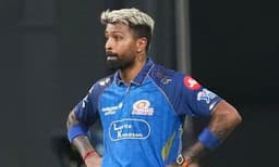 തുടര്‍ച്ചയായ നാല് തോല്‍വികള്‍ ; ഹര്‍ദിക് പാണ്ഡ്യയെ മാറ്റി രോഹിതിനെ കൊണ്ടുവന്നാല്‍ രക്ഷപ്പെടുമോ? 