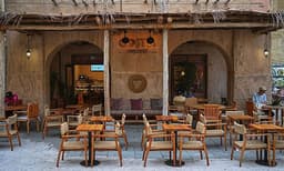 ഉപേക്ഷിക്കപ്പെട്ട മാളുകള്‍, ആണവയുദ്ധത്തിന്റെ അടക്കംപറച്ചിലുകളും ; സ്വപ്‌നഭൂമികയായ ദുബായ് ഇപ്പോള്‍ പ്രേതനഗരമായോ? 