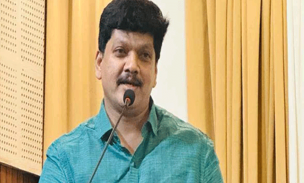 കോഴിക്കോട് ഡിസിസി ജനറല്‍ സെക്രട്ടറി നിജേഷ് അരവിന്ദ് രാജിവെച്ചു
