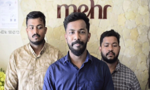 വിഷു ആശംസയില്‍ ചിക്കൻ മന്തി കഴിക്കുന്ന ശ്രീകൃഷ്‌ണന്‍; ചേര്‍ത്തലയില്‍ റസ്റ്ററന്റ് ഉടമ അറസ്റ്റില്‍ 

