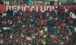 ഐപിഎല്‍ ടിക്കറ്റുകള്‍ കരിഞ്ചന്തയില്‍ വിറ്റു; ചിന്നസ്വാമി സ്റ്റേഡിയത്തിലെ ജീവനക്കാരന്‍ പിടിയില്‍, 100 ടിക്കറ്റുകള്‍ പിടിച്ചെടുത്തു