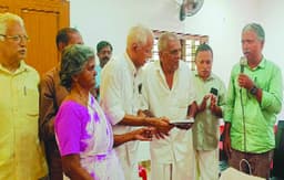 പിറന്നാളും വിവാഹ വാര്‍ഷികവും കളറാക്കി വയോജനങ്ങള്‍