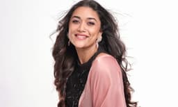 ' പണിയില്ലാത്ത കുറേയവന്മാര്‍ വീഡിയോകള്‍ ചെയ്യുന്നു, എന്നെ മാത്രം വേട്ടയാടുന്നു' ; ഫേസ് യോഗ വിമര്‍ശനത്തിന് മറുപടിയുമായി പാര്‍വതി കൃഷ്ണ
