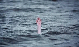 കൊല്ലത്ത് സുഹൃത്തുക്കൾക്കൊപ്പം ആറ്റിൽ കുളിക്കാനിറങ്ങിയ യുവാവ് മുങ്ങിമരിച്ചു
