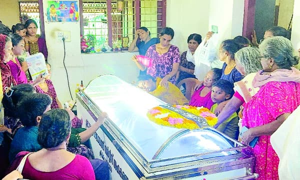 സ്‌ഫോടനത്തില്‍ അരയ്ക്കു താഴെ തകര്‍ന്നു പോയി; വീട്ടിലെത്തിച്ചത് പാതിശരീരം, സുവിന്റെ ജീവനെടുത്തത് കമ്പക്കെട്ടിനോടുള്ള ഹരം