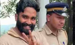 പകല്‍ പ്രമോഷണല്‍ വ്‌ളോഗുകള്‍ ; രാത്രിയില്‍ പൊതുസ്ഥലത്ത് കക്കൂസ് മാലിന്യം തള്ളല്‍ ; ഇന്‍ഫ്‌ളുവന്‍സര്‍ പിടിയില്‍